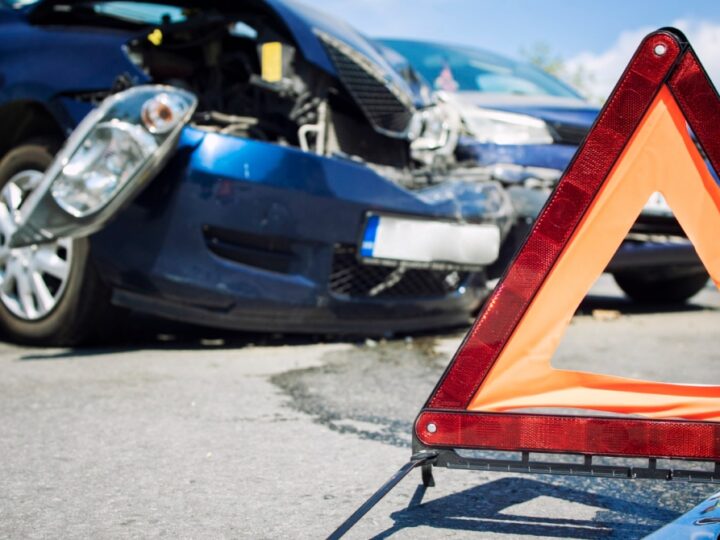 Ucieczka po wypadku w Nadolanach – kierowca porzucił rannego pasażera