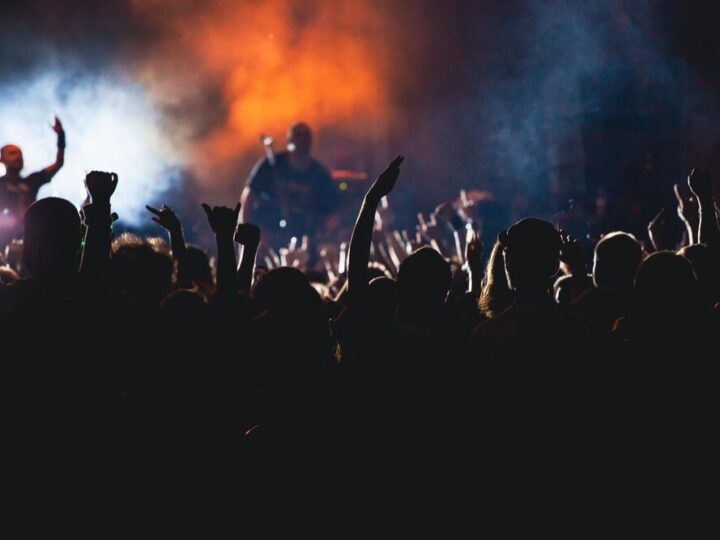 Symfonia Magii: Muzyczna Podróż w Blasku Świec