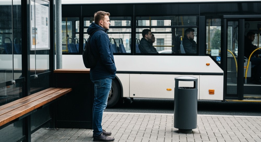 Dodatkowe kursy autobusów na Wszystkich Świętych w Sanoku: Ułatw sobie dotarcie na cmentarze!