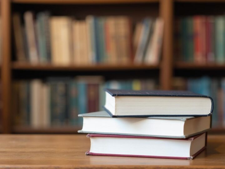 Listopad: Czas refleksji i pamięci w Miejskiej Bibliotece Publicznej