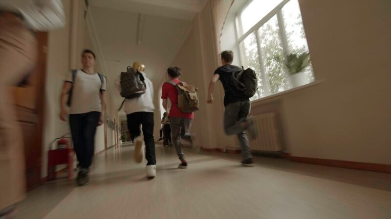 Literacka Uczta w Sanoku: Uczniowie i Goście Świętują Narodowe Czytanie