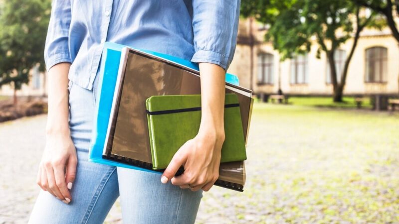 Nowe technologie w szkołach gminy Zarszyn: 114 laptopów i tabletów dla uczniów