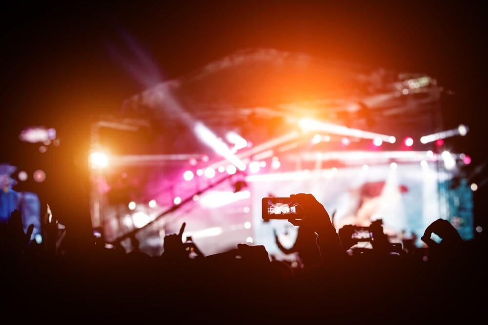 Siesta w Drodze: Muzyczna Odyseja Lury po Polsce!