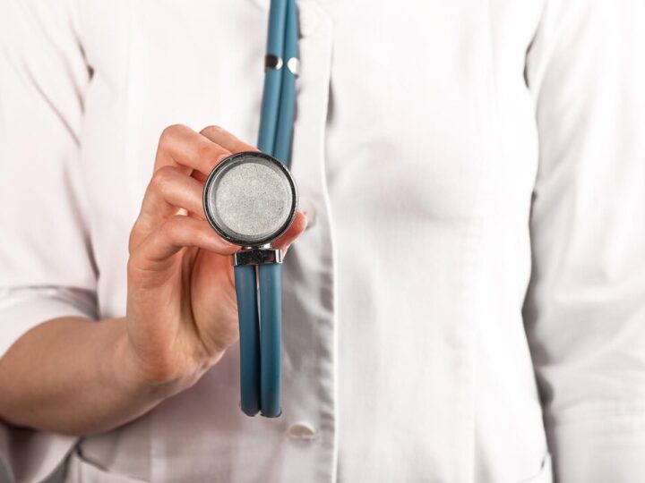 Spalanie tekstyliów w piecu – zagrożenie dla zdrowia i łamanie prawa!