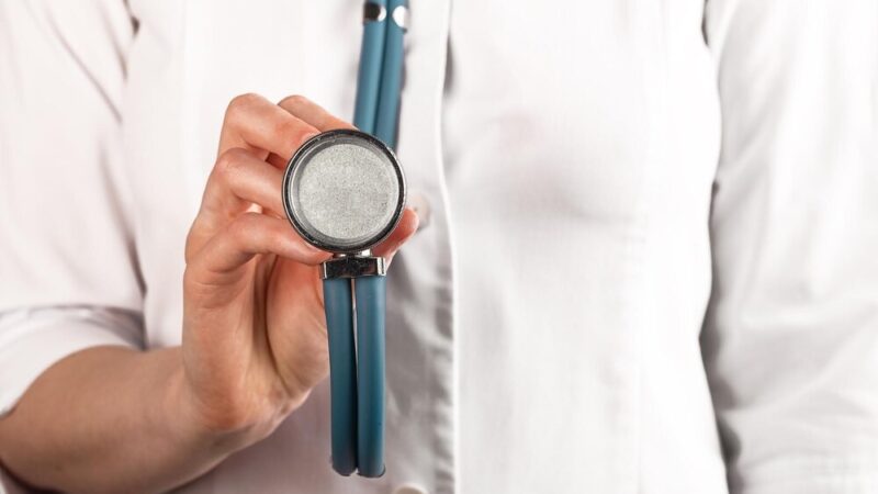 Spalanie tekstyliów w piecu – zagrożenie dla zdrowia i łamanie prawa!