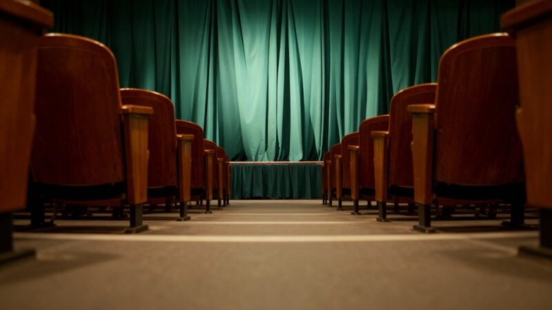 Kobiece historie w rytmie komedii – odkryj „Receptę na szczęście”!