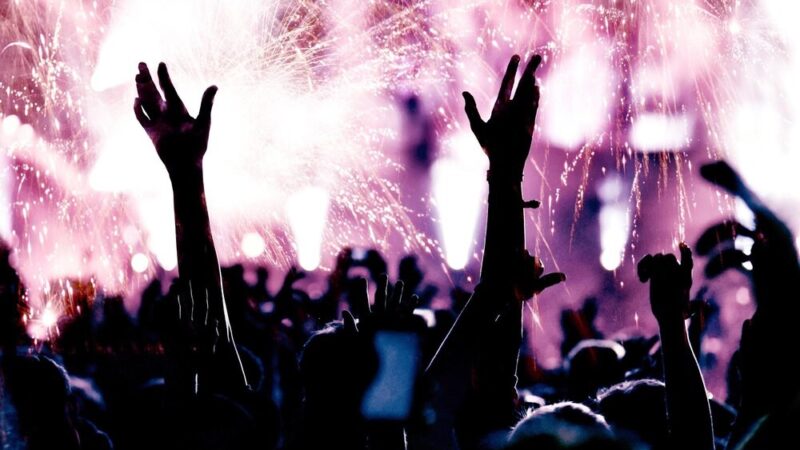 Świąteczna magia w Sanoku: Tańce i śpiewy na Jarmarku Bożonarodzeniowym