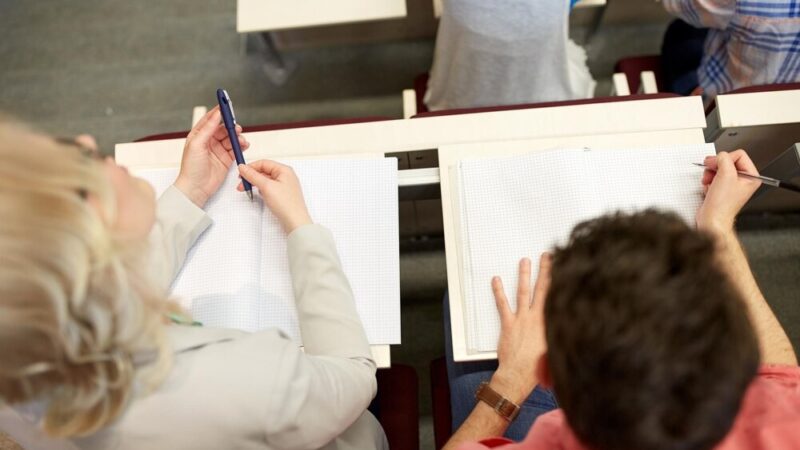 Powiat Sanocki stawia na edukację: Nowe inwestycje na zakończenie roku