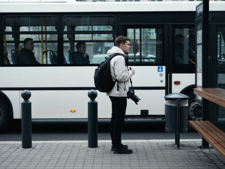 Wieczorne kursy autobusowe: Nowa era komunikacji od stycznia 2026!