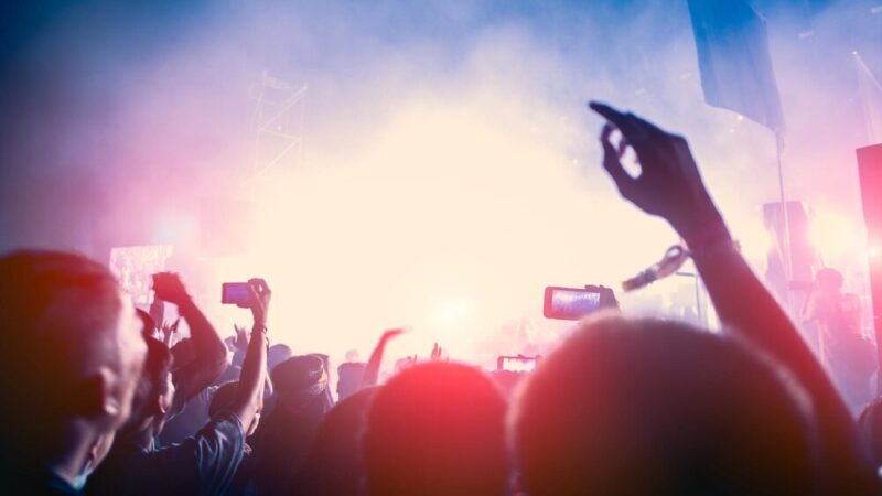 Noworoczne kolędowanie w Niebieszczanach: Muzyczna podróż w świąteczny klimat