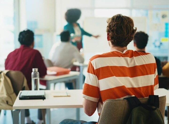 Lutowa sprzedaż biletów miesięcznych: Sprawdź, gdzie i kiedy kupić!