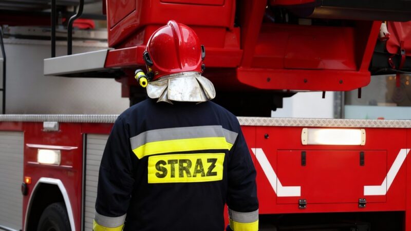 Młodzieżowe Drużyny Pożarnicze z Besku w akcji podczas emocjonującego turnieju strzeleckiego