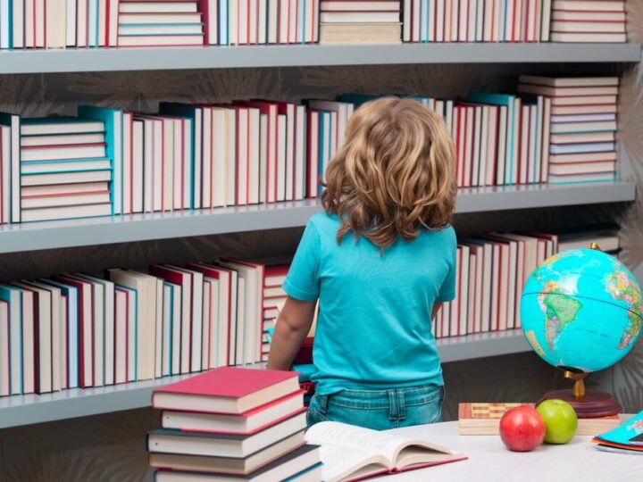 Twórcze ferie w sanockiej bibliotece: odkryj artystyczne i naukowe przygody!