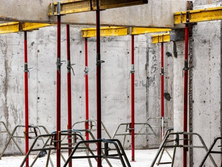 Sprzedaż działki nr 11/2 w Srogowie Dolnym bez przetargu na poprawę zagospodarowania sąsiedniej nieruchomości