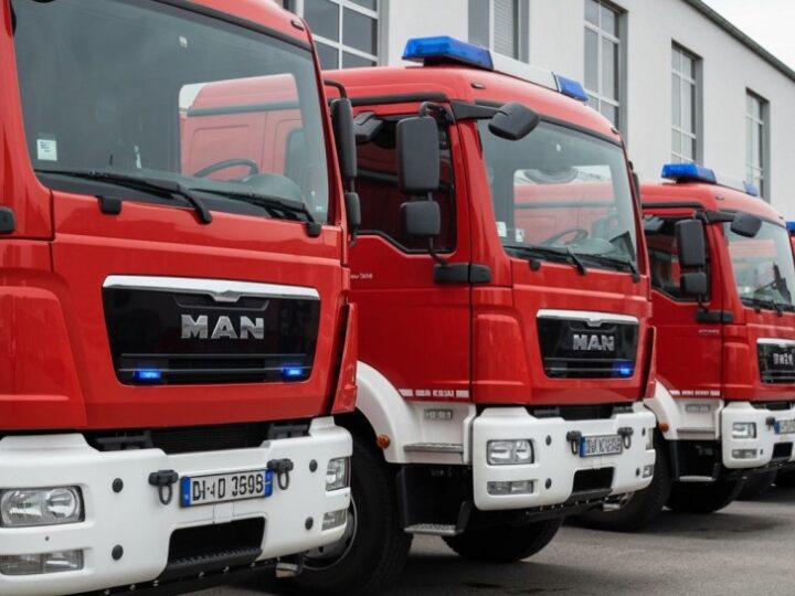 Szybka interwencja strażaków gasi pożar sadzy w kominie