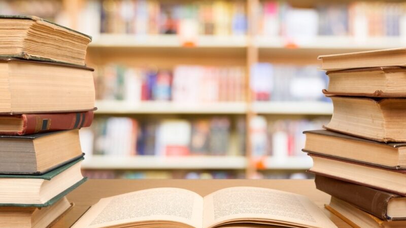 Literackie wydarzenia w Sanoku: Spotkania, warsztaty i autografy w Bibliotece