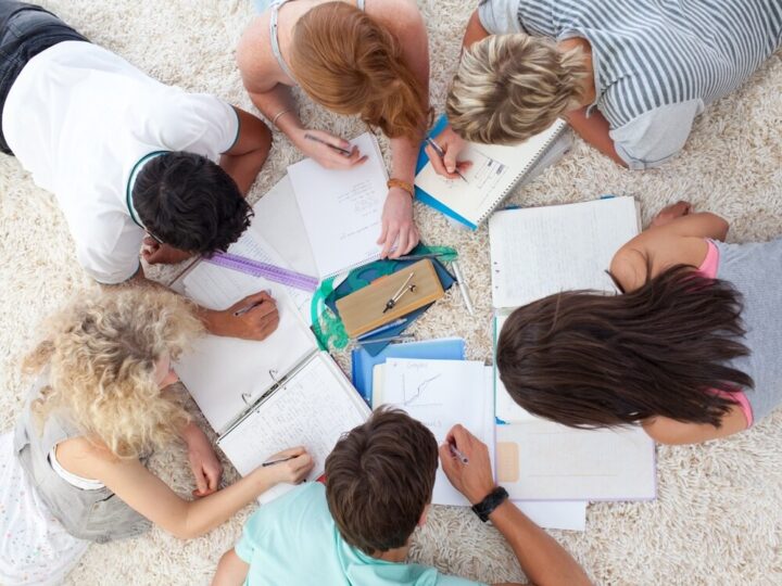 Edukacja i bezpieczeństwo dzieci w Dudyńcach dzięki Mobilnemu Centrum Edukacji!