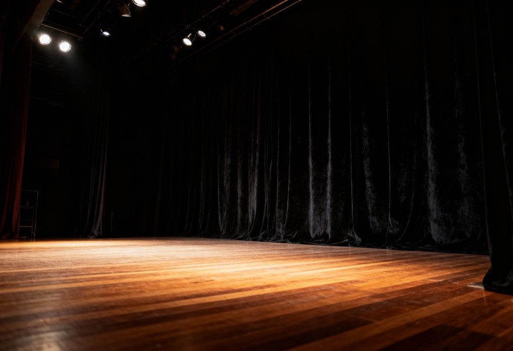 Teatralne Oświadczyny: Klasyka w nowoczesnym wydaniu w Sanoku!