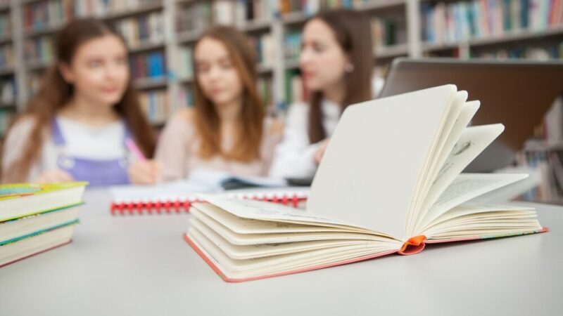 Maturzyści z Sanoka triumfują! Gratulacje dla lokalnej społeczności edukacyjnej!