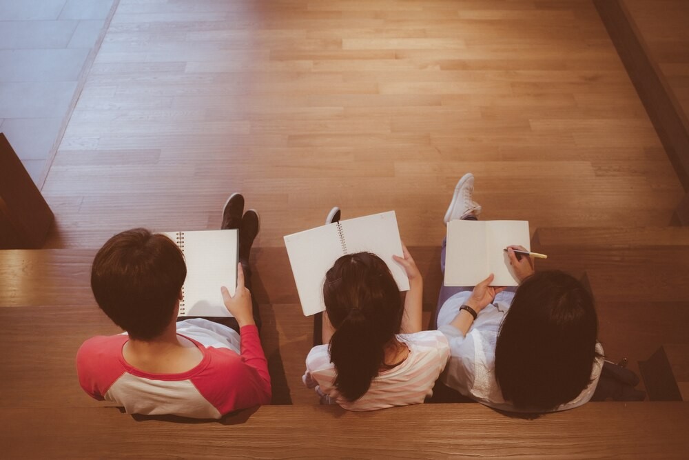 Nowy pakiet edukacyjny „Poznaj Finanse” wprowadza młodzież w świat finansów