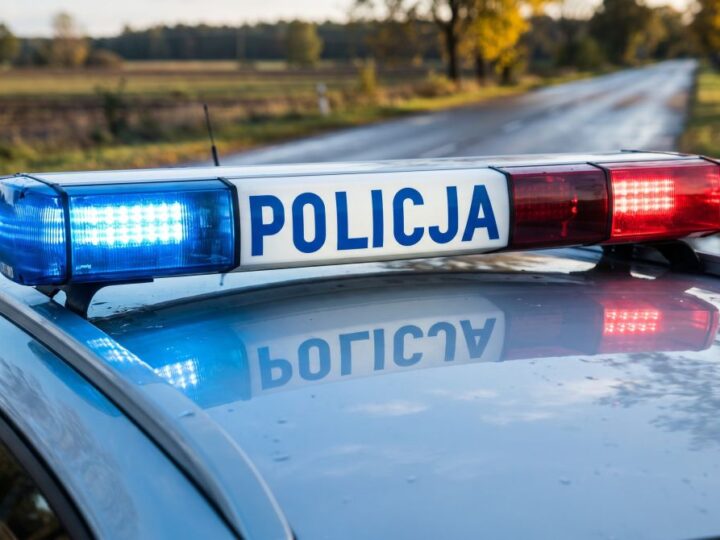 Jesień na drogach: Policja ostrzega przed niebezpiecznymi warunkami