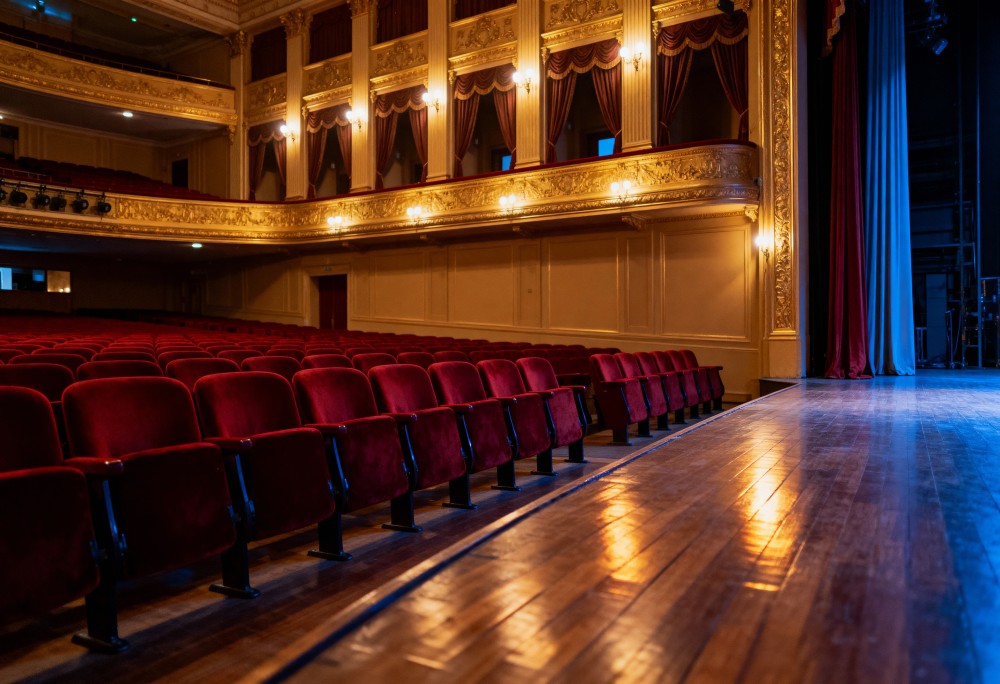 Teatralne emocje w Sanoku: weekend premier i przedpremierowych pokazów